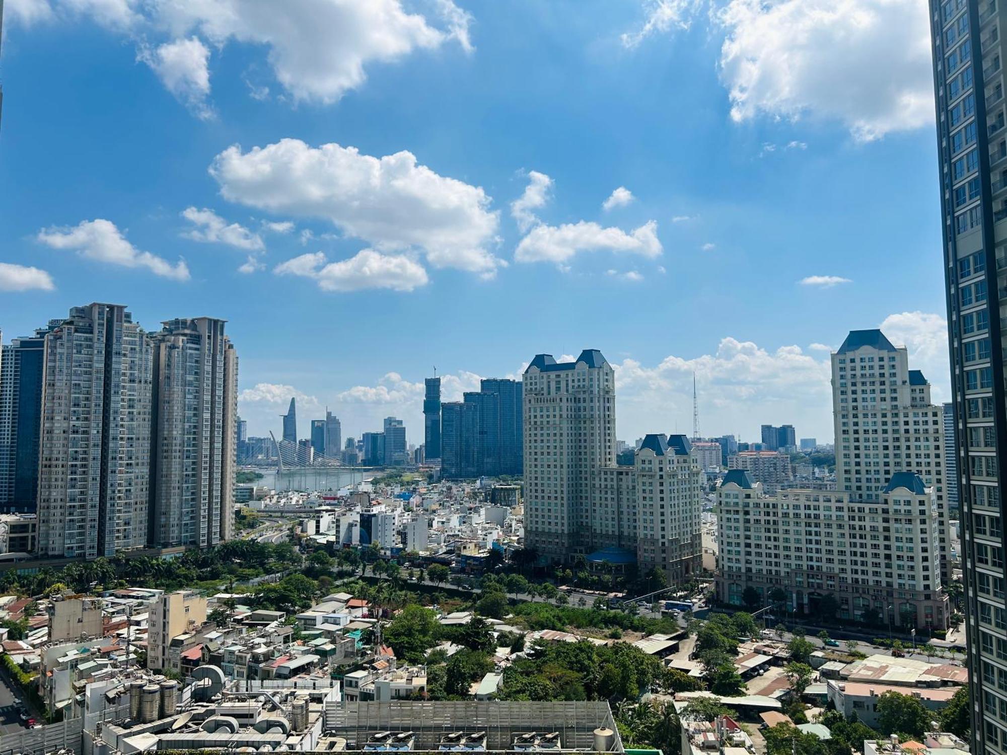Luxhomes Saigon - Vinhomes Central Park Ho Chi Minh City Bagian luar foto